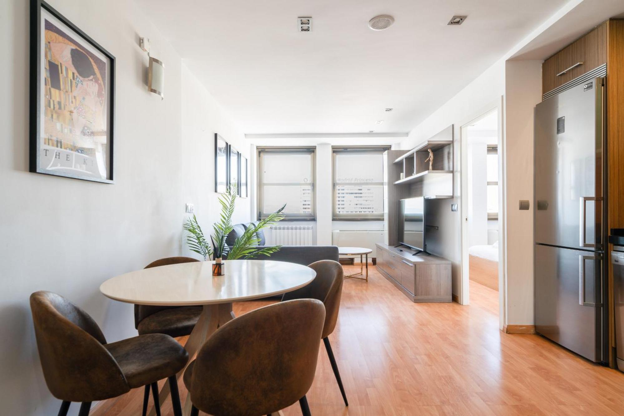 Apartamento En Plaza De Espana Alquiler Temporal Мадрид Экстерьер фото