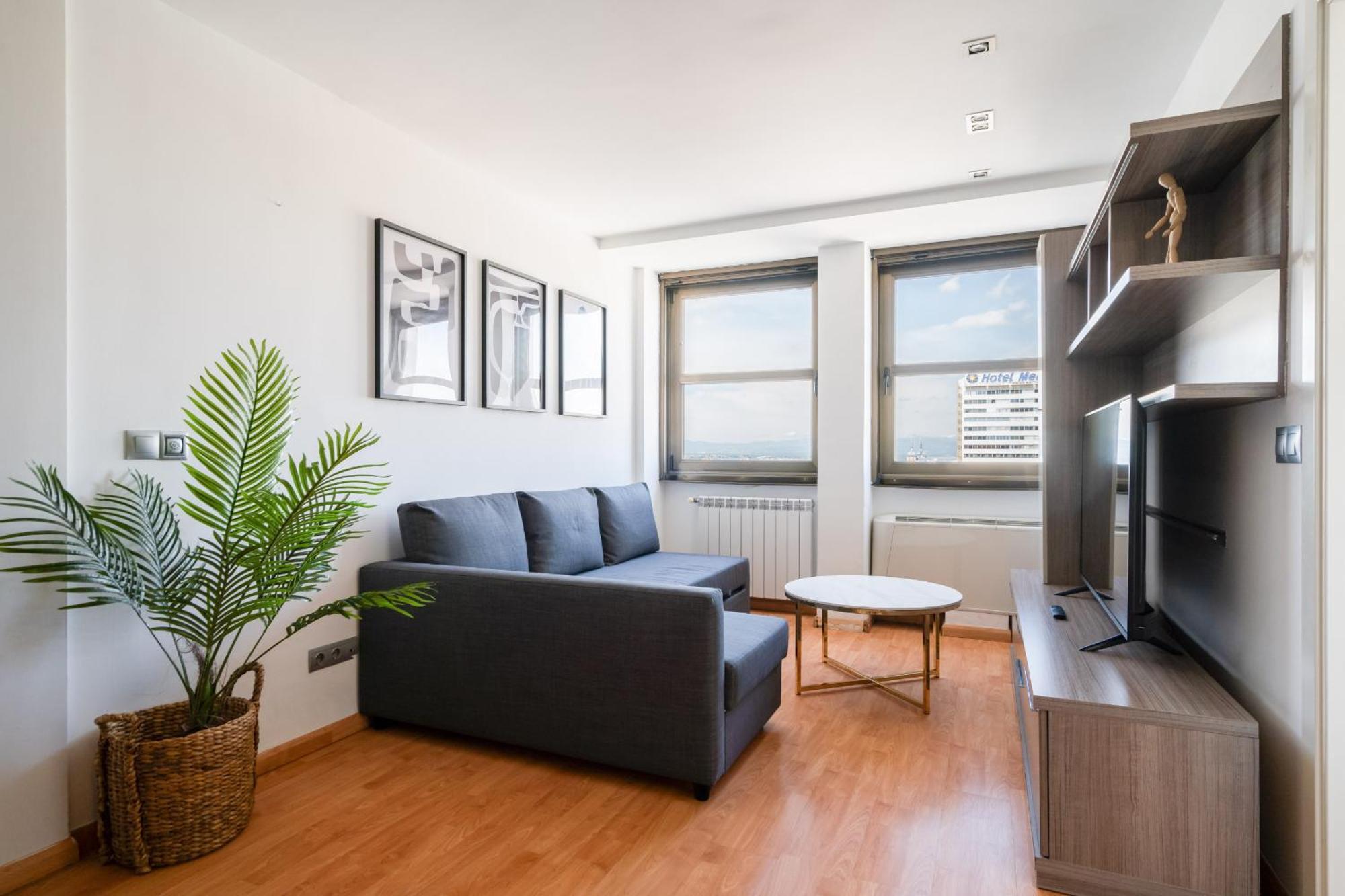 Apartamento En Plaza De Espana Alquiler Temporal Мадрид Экстерьер фото