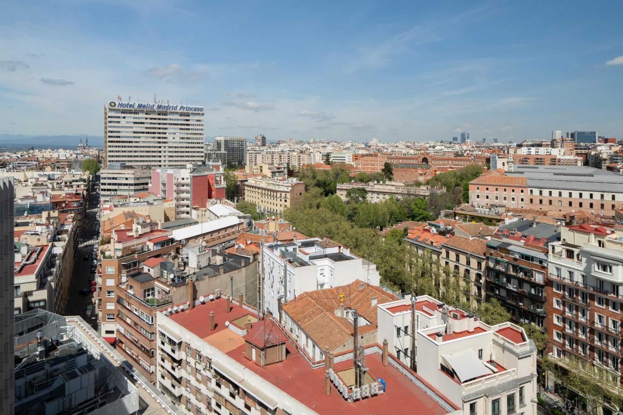 Apartamento En Plaza De Espana Alquiler Temporal Мадрид Экстерьер фото