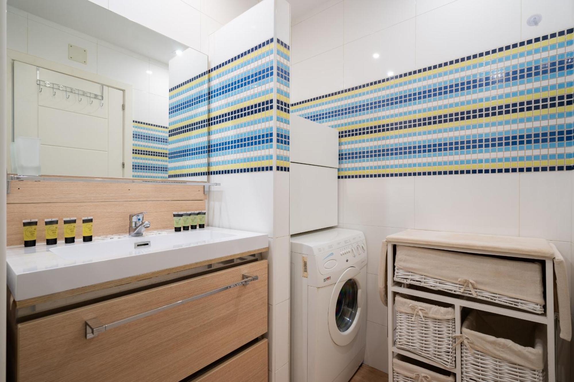 Apartamento En Plaza De Espana Alquiler Temporal Мадрид Экстерьер фото